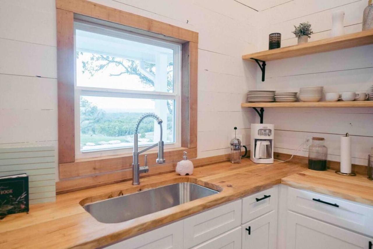 Spring Branch Hummingbird Haus - Hill Country Views On 20 Acres With Firepitヴィラ エクステリア 写真