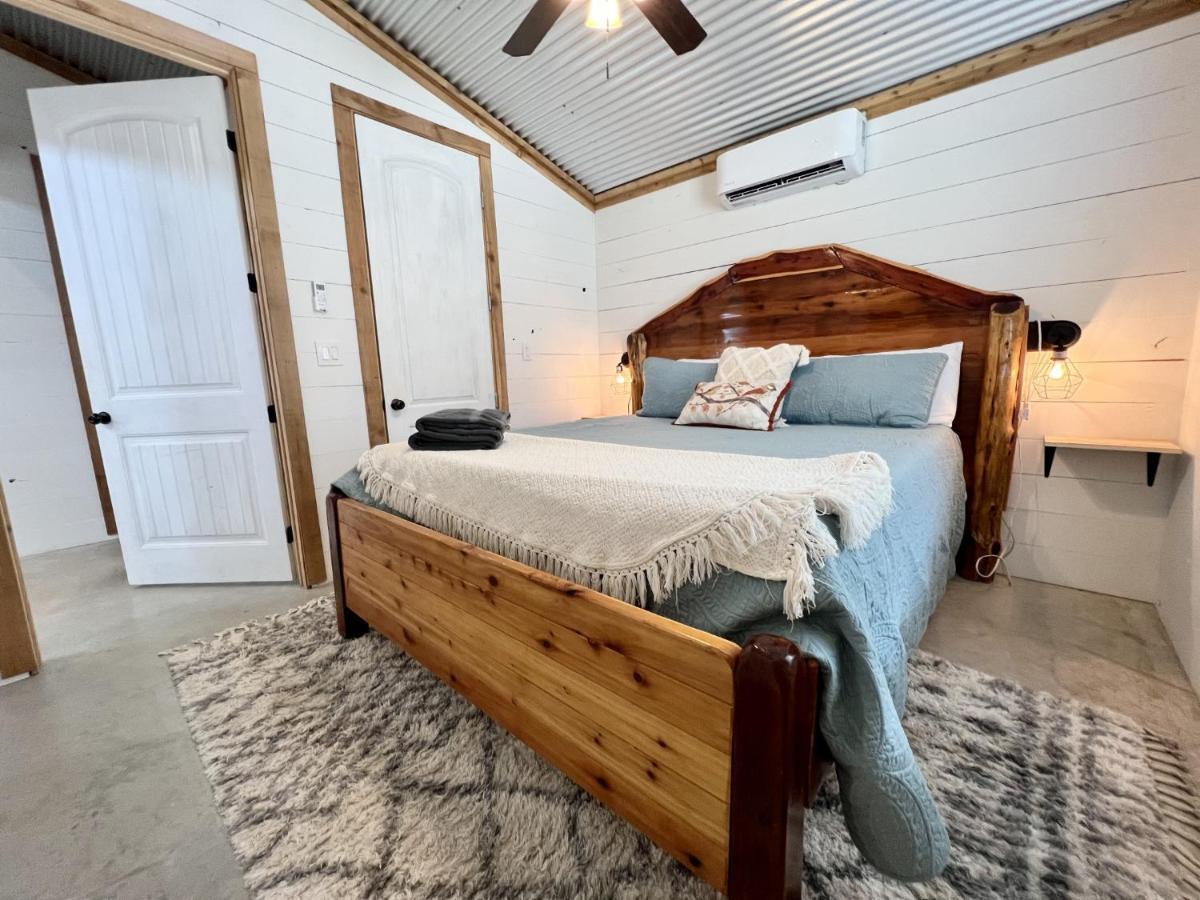 Spring Branch Hummingbird Haus - Hill Country Views On 20 Acres With Firepitヴィラ エクステリア 写真